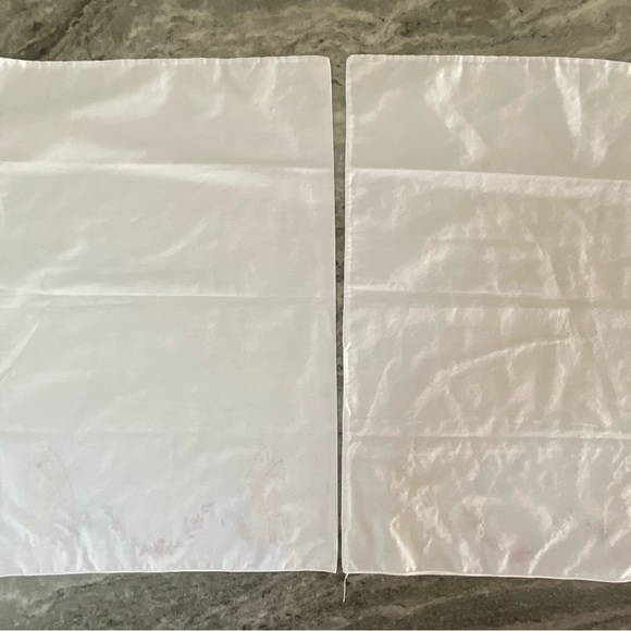 Vintage set of 2 hand embroidered pillowcases butterflies 30””x20” - Picture 6 of 9